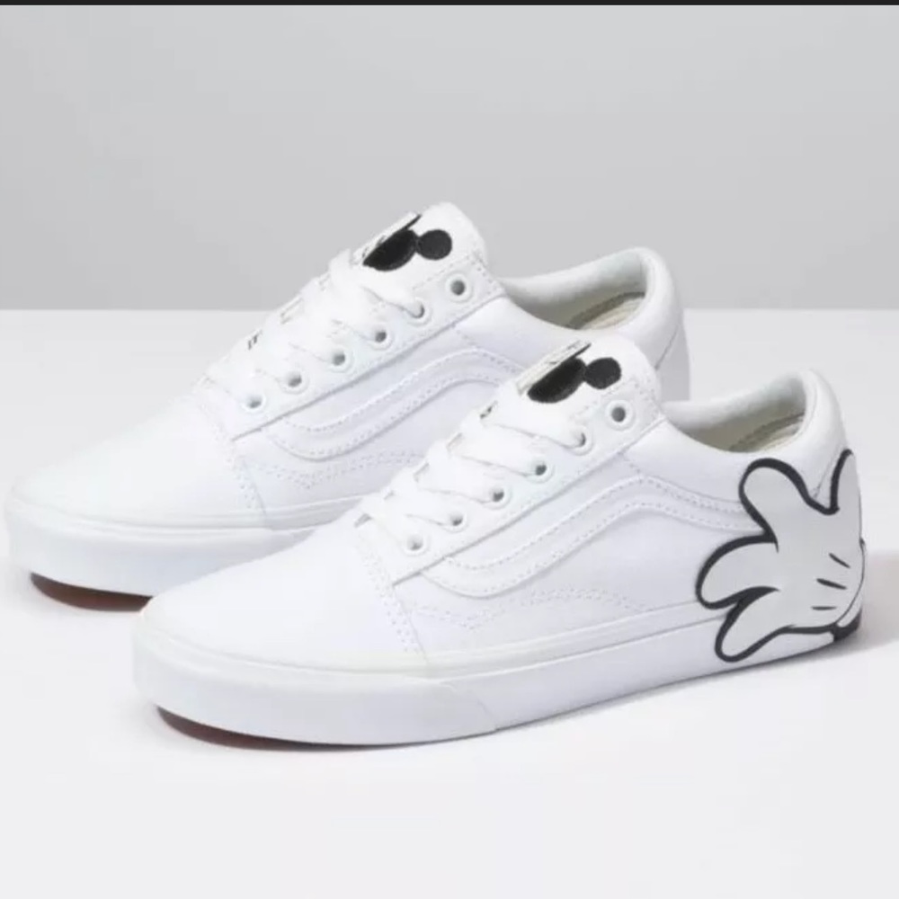 NWT Mickey Mouse Vans - “True Original” Old School